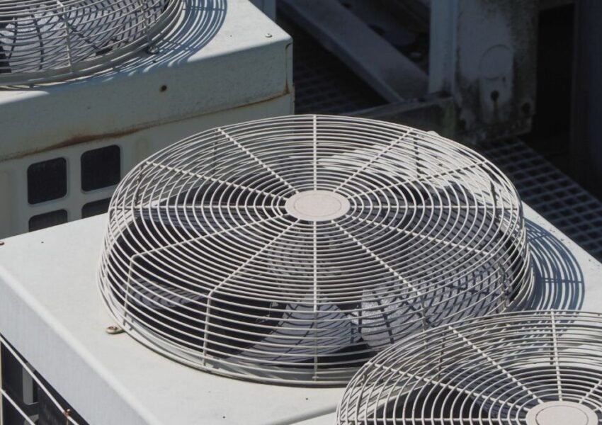 When selecting the right HVAC system, understanding the differences between split systems and package units is crucial.